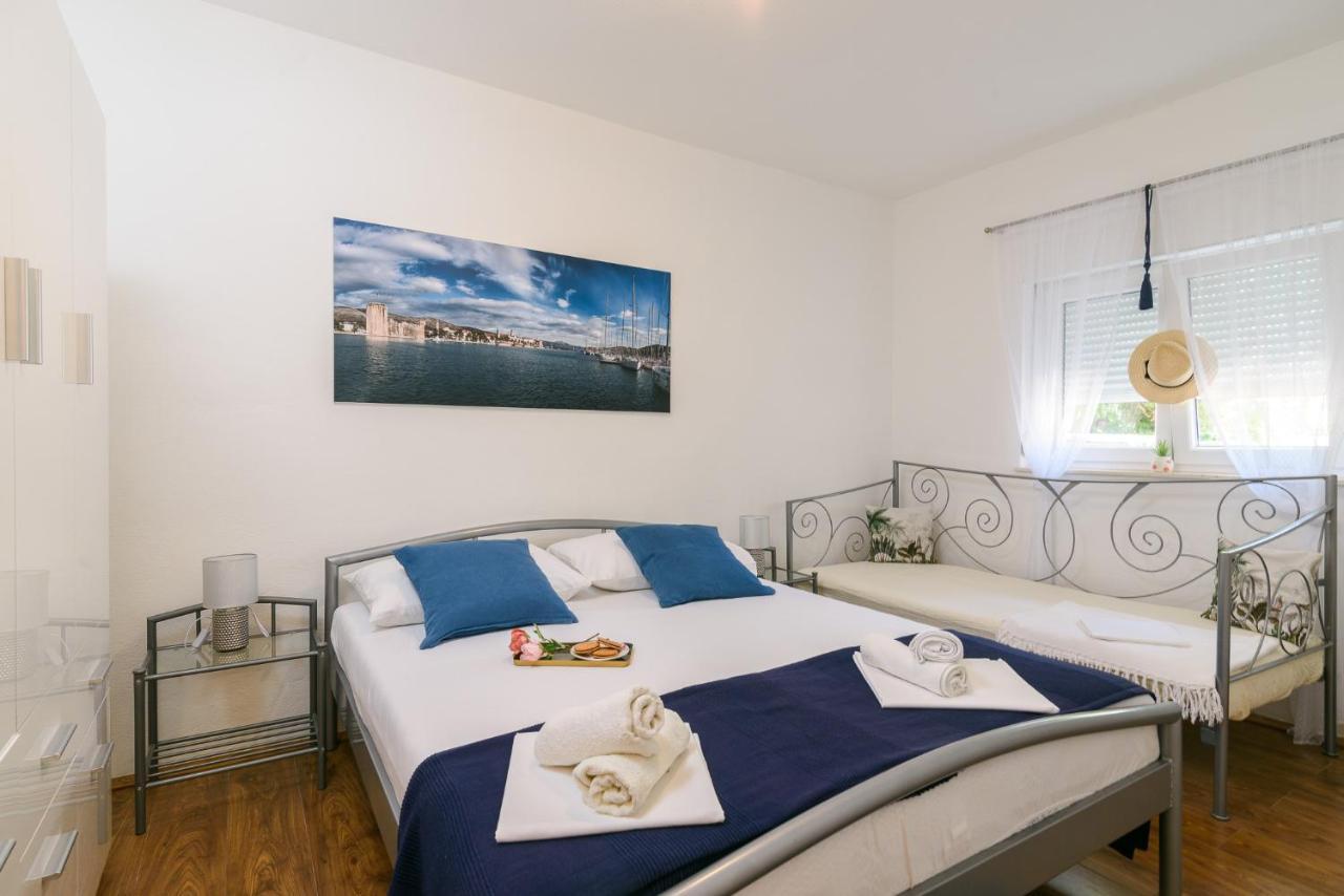 Apartments Mare Trogir Exteriör bild